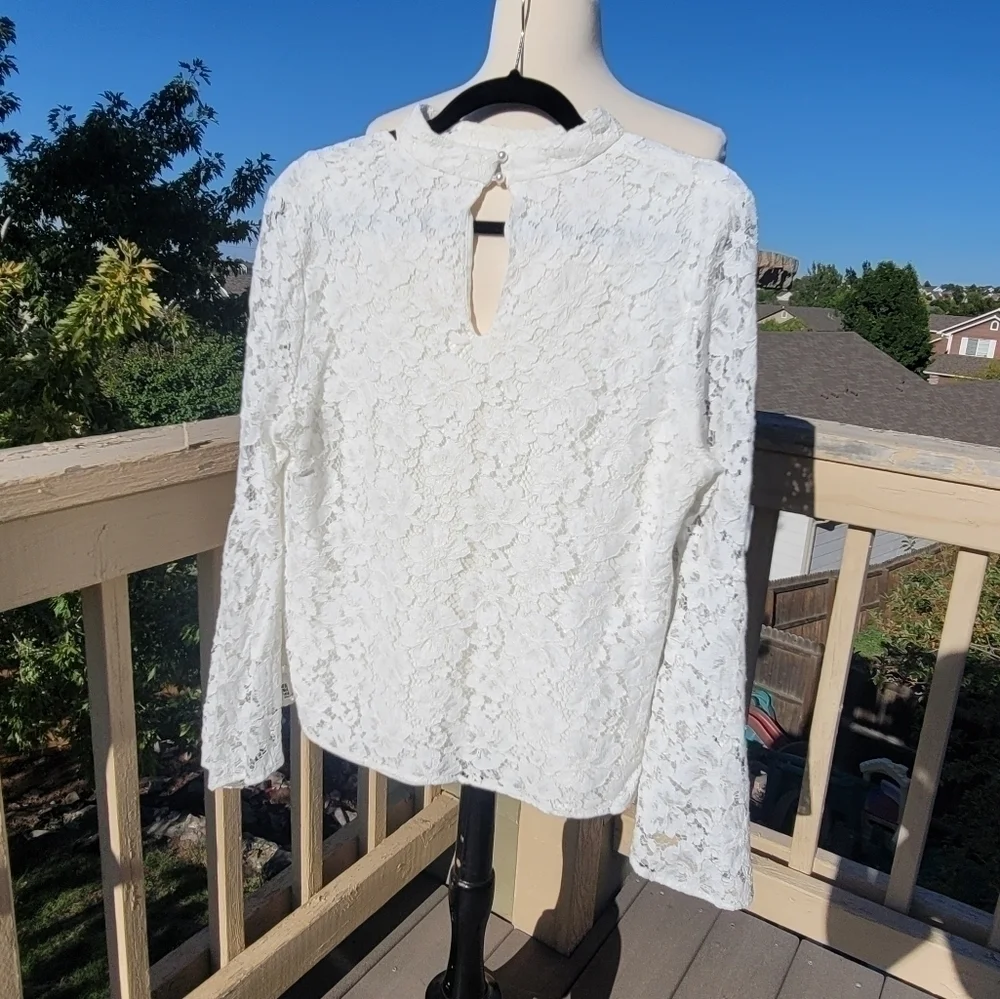 WAYF RAYAN FLORAL LACE CHOKER  BELL SLEEVE BLOUSE, SZ LARGE